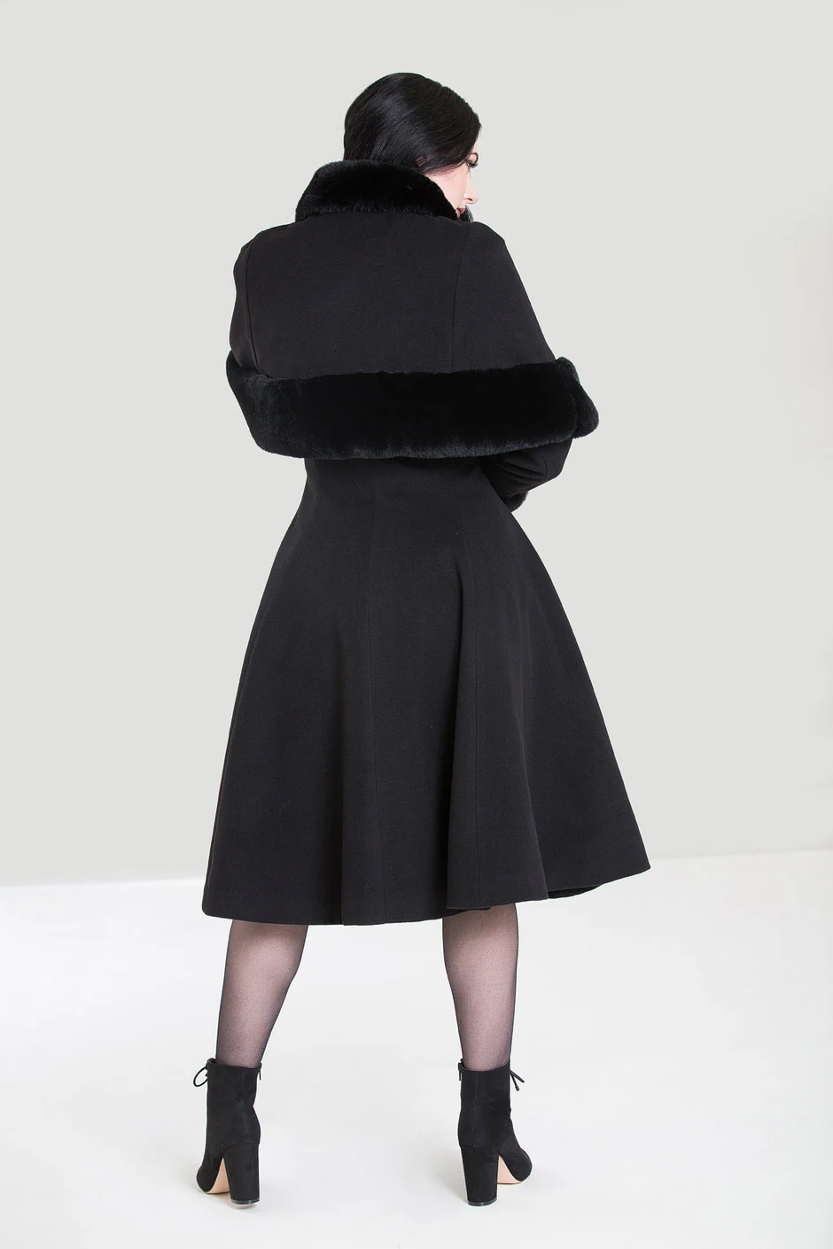 Capulet Coat - Image 19